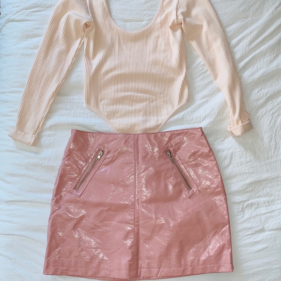Pleather Pink Mini Skirt💕 - Picture 3 of 6